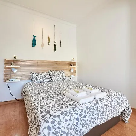 Terrace With River View Apartment *